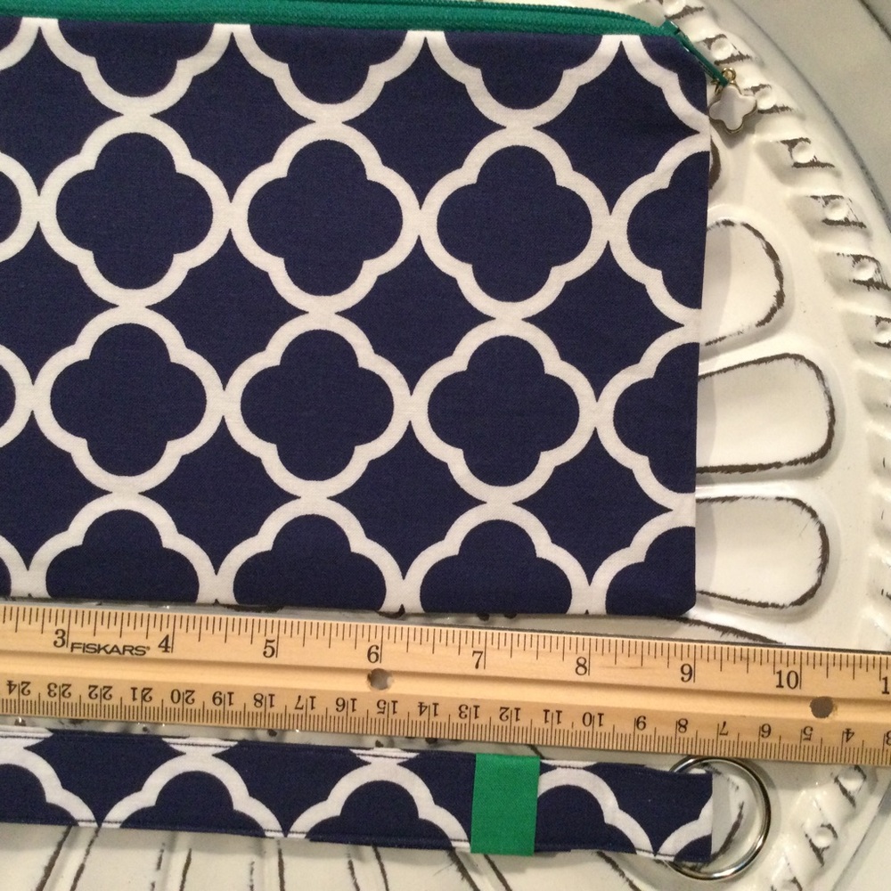 ๐ Bag & Keychain Set - Picture 5 of 5